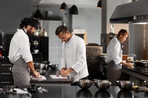 Cocinar en una cocina industrial es toda una experiencia